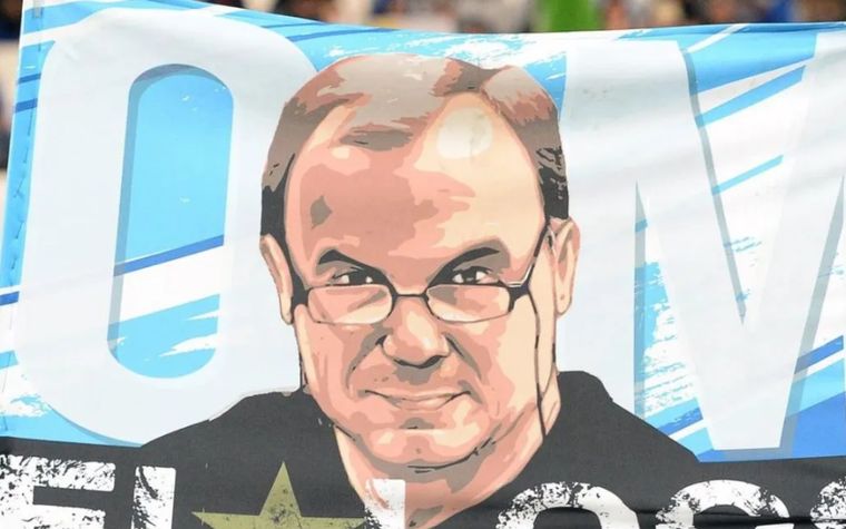 A Leeds United supporters' banner depicting Marcelo Bielsa.